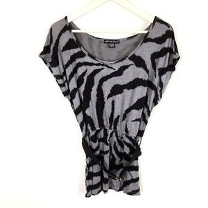 (T1-16) American Dreams Medium Zebra Strip Blouse